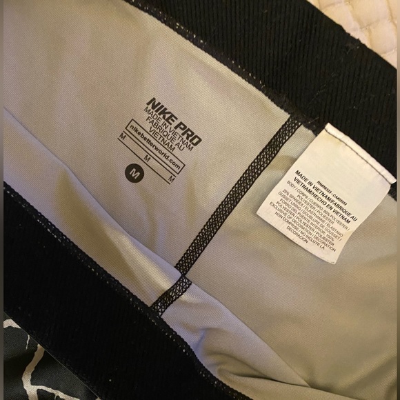 Nike| Medium| Nike Pro dry fit leggings| worn once | great condition. - Picture 2 of 3
